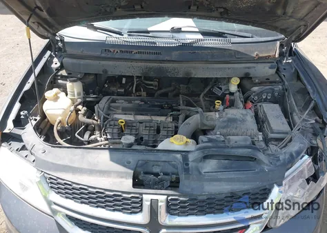 2015 Dodge Journey Sxt z USA, uszkodzony, nr VIN 3C4PDCBBXFT745160